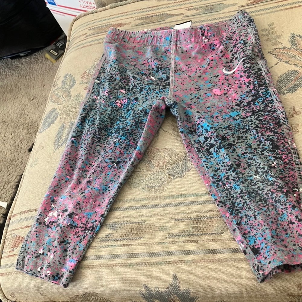 FINAL MARKDOWN Nike girls slacks 6